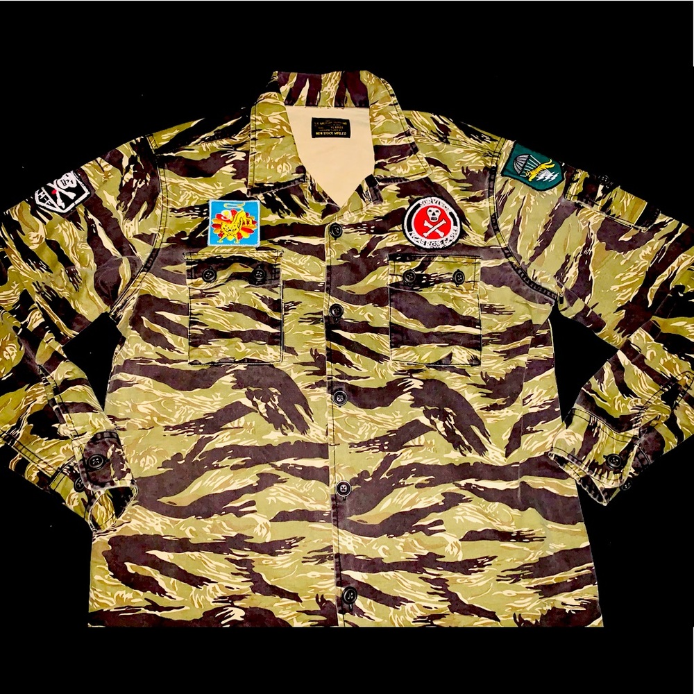 Vietnam Tiger camo jacket customized with vintage in country unit patches XL